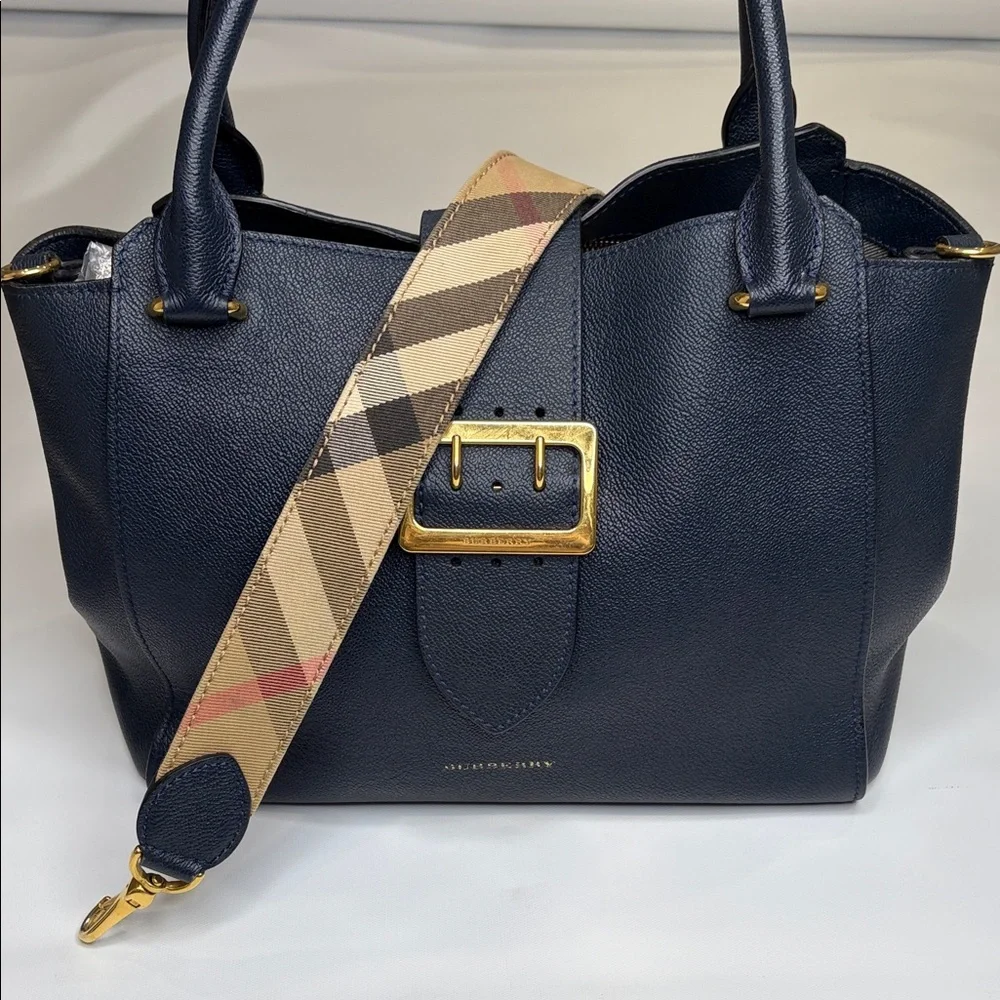 BURBERRY Blue Grained Leather Medium Buckle Tote Bag - Picture 8 of 16